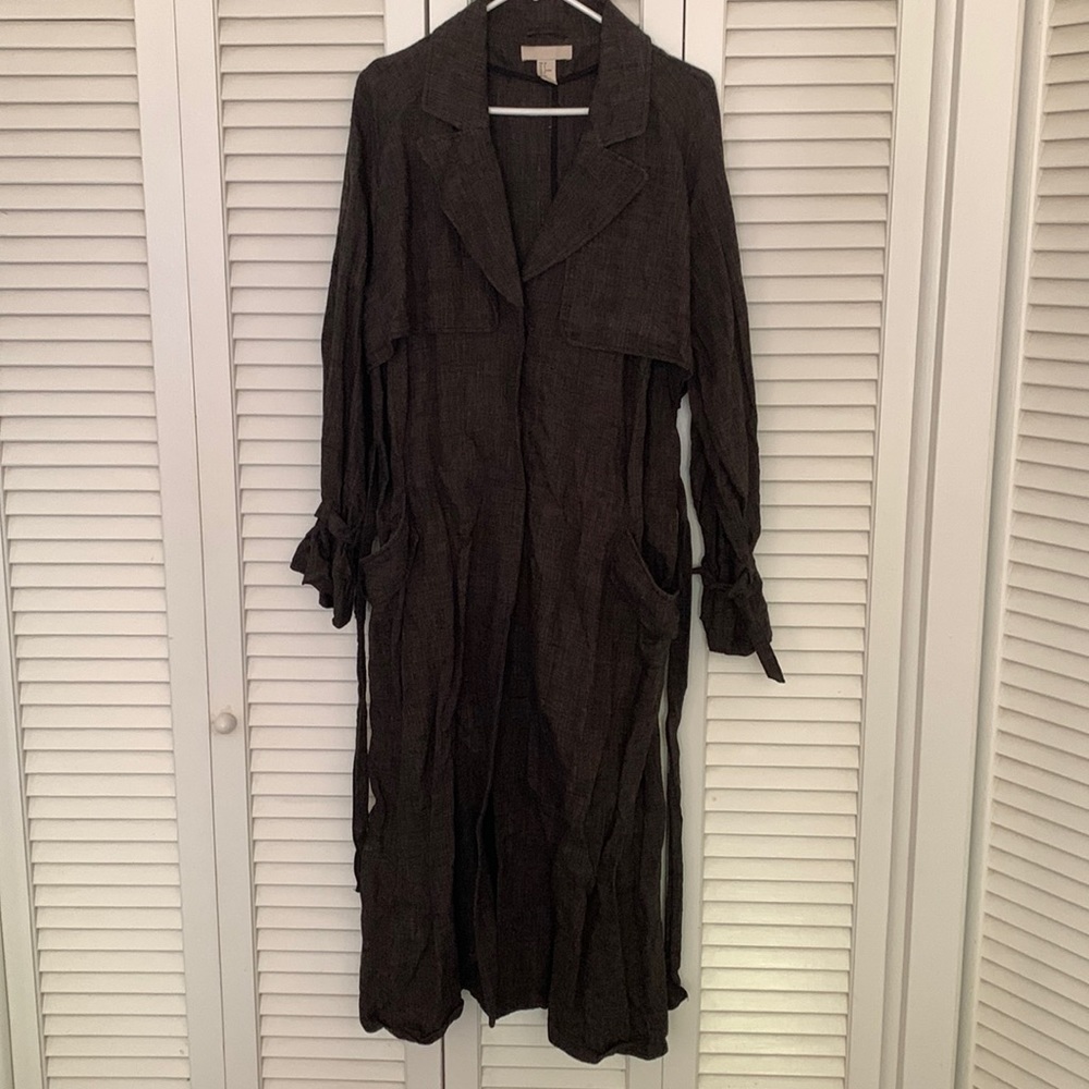 H&M trenchoat. Never worn.